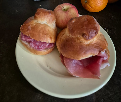 Brioches con il tuppo salate